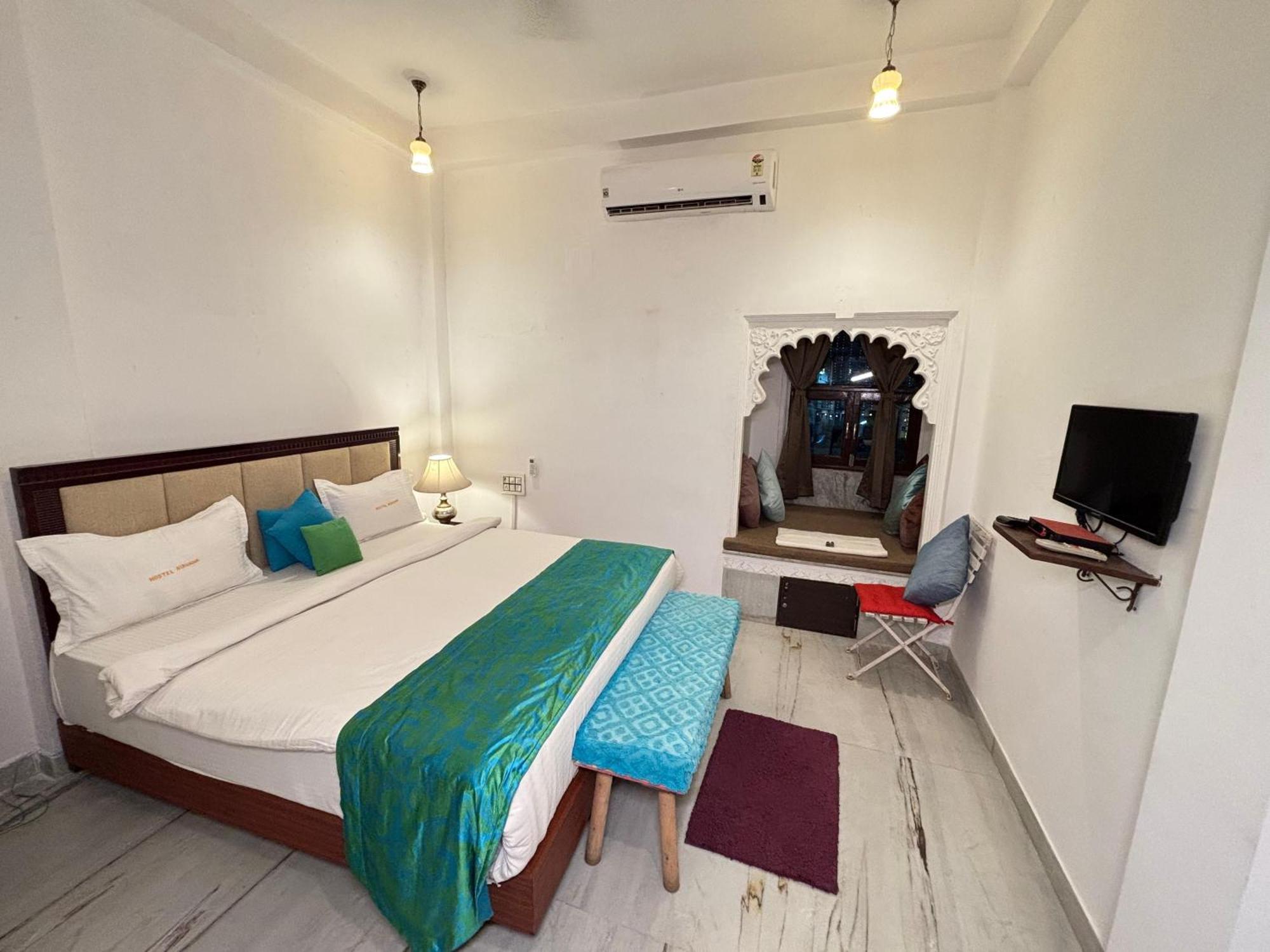 Hotel Nirvana Lakeside Udaipur Exterior foto